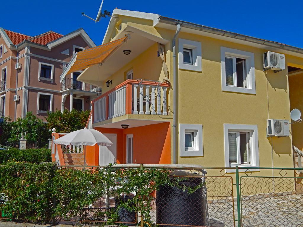 Apartmani Sindik Tivat Exterior photo